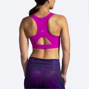 Brooks Women's 3 Pocket Sports Bra in Magenta 36C/D